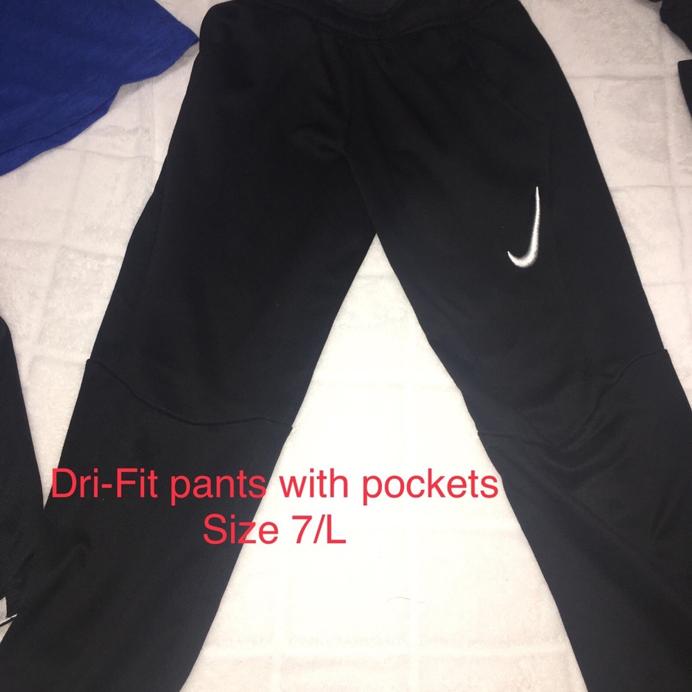Nike Dri-Fit - Picture 2 of 4